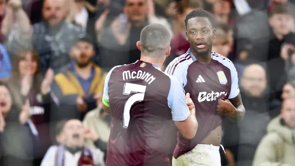 ¿Fue culpa de Jhon Durán? Las acciones que desataron críticas en el empate de Aston Villa