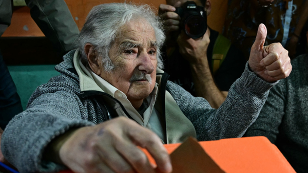 "Capaz que es mi último voto", dijo expresidente José Mujica durante elecciones en Uruguay "Capaz que es mi último voto", dijo expresidente José Mujica durante elecciones en Uruguay