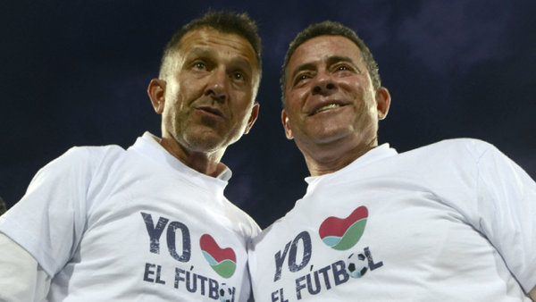 Pedro Sarmiento y la vez que le anotó un triplete a Brasil... ¡En cinco minutos!