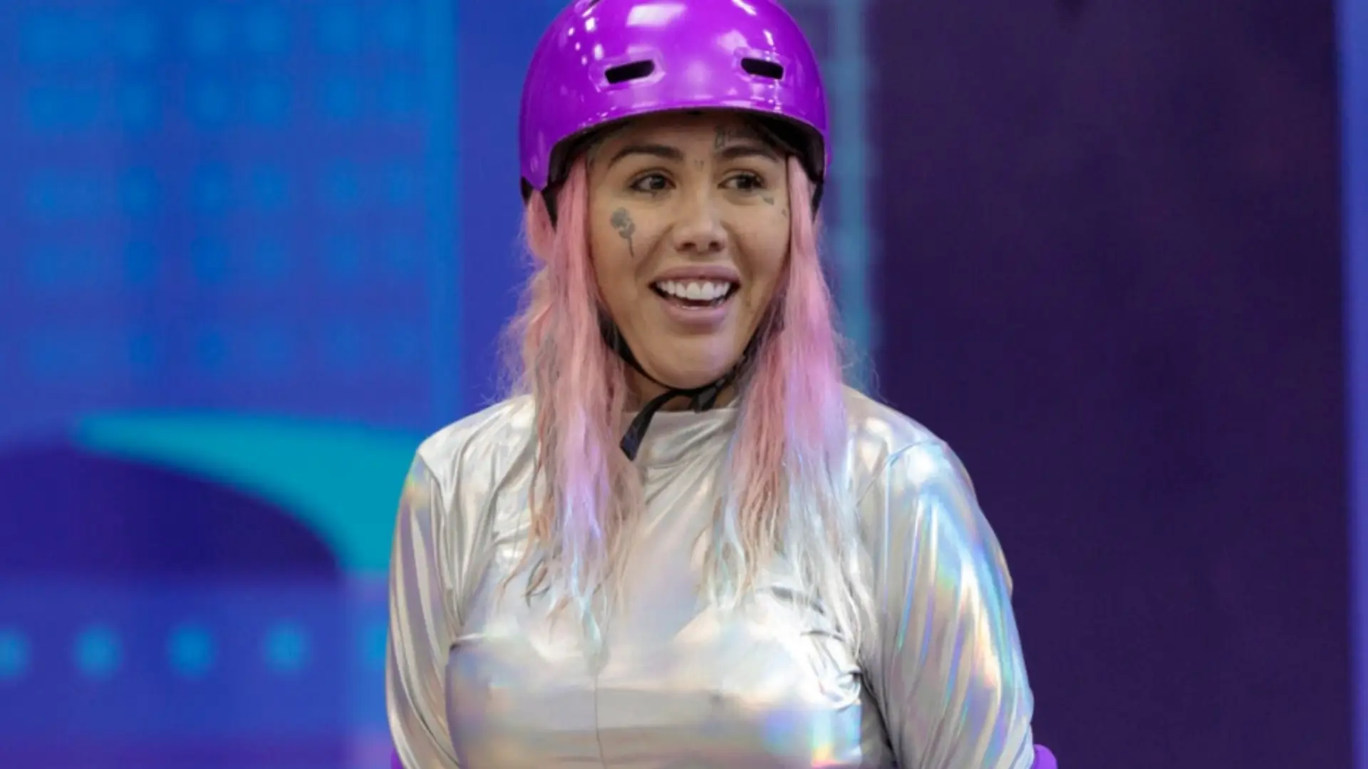 Yina Calderón se disfrazó de Celia Cruz y desató polémica en las redes.