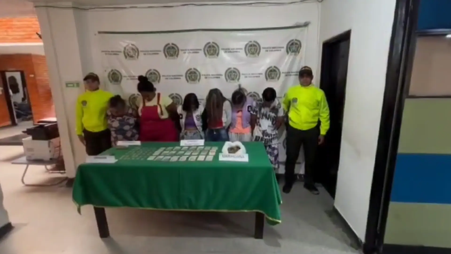 Dos hermanas y una adulta mayor de 73 años lideraban la banda 'Las gemelas del crimen' en Huila