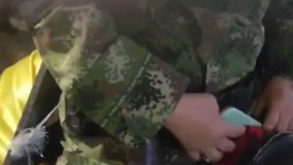 Sancionan a funcionaria pública que se disfrazó de miembro del ELN Sancionan a funcionaria pública que se disfrazó de miembro del ELN