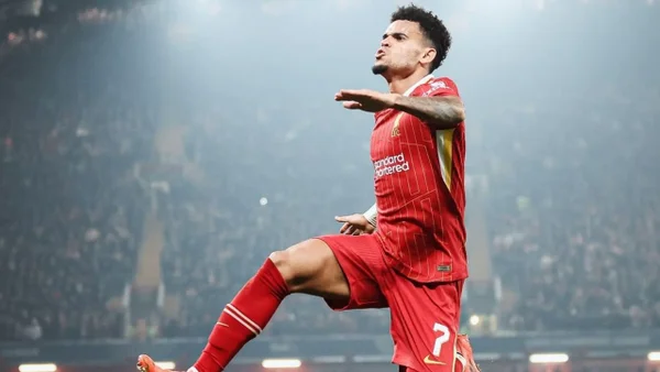 Estremecedor: Anfield se puso de pie ante Luis Díaz después de su hazaña