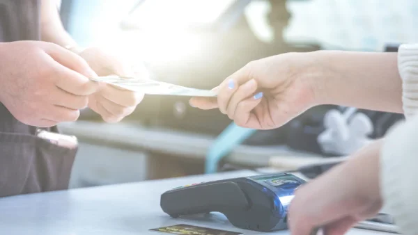 DataCrédito lanzó ayuda para endeudados en Colombia: así funciona esta herramienta