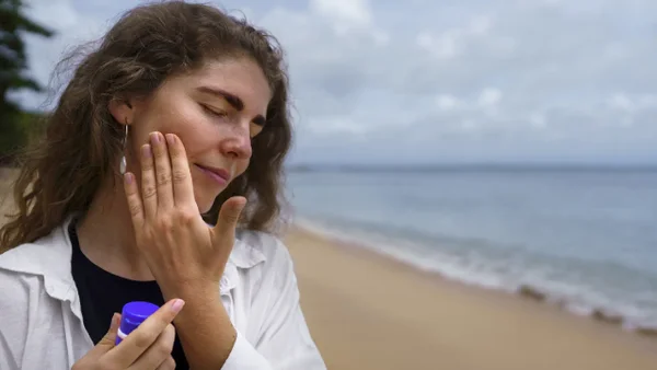 Estos son los mejores consejos para cuidar la piel en tierra caliente, según la inteligencia artificial