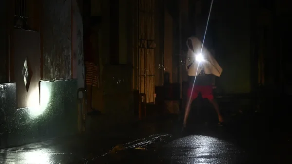 Cuba volvió a quedarse a oscuras tras el paso del huracán Rafael