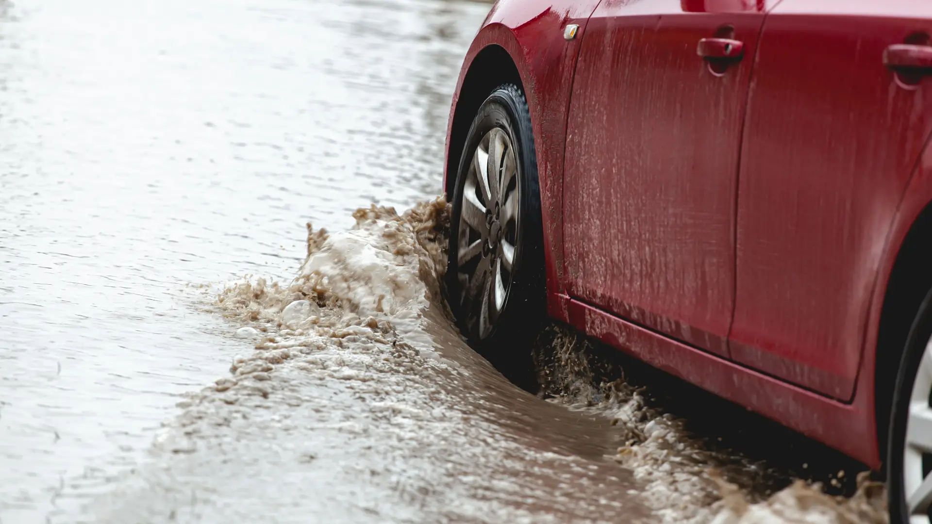 Carro inundado