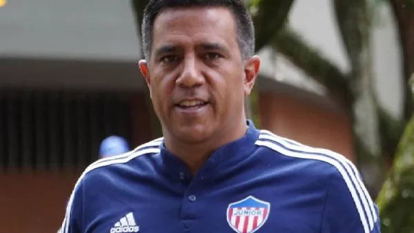 Oficial: Junior de Barranquilla confirmó la decisión sobre el futuro de César Farías