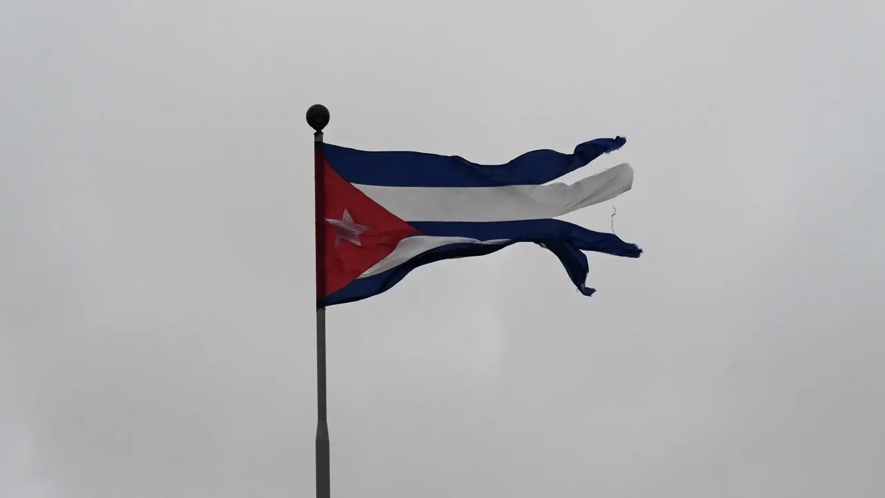 Cover image for Suspendidos los pagos con Visa y Mastercard en Cuba tras sanciones anunciadas por EE. UU.