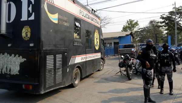 Al menos 15 presos murieron tras grave enfrentamiento en cárcel de Ecuador