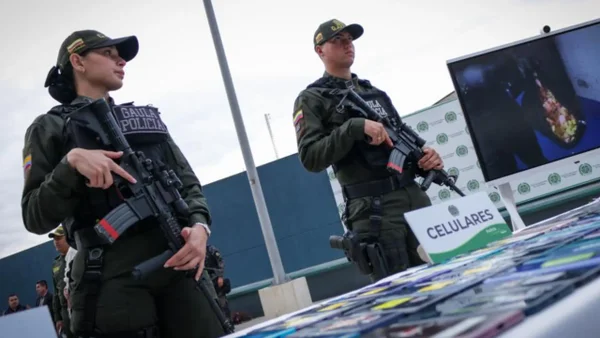 Desmantelan el mayor 'call center' de extorsión en la cárcel La Modelo de Bogotá Desmantelan el mayor 'call center' de extorsión en la cárcel La Modelo de Bogotá