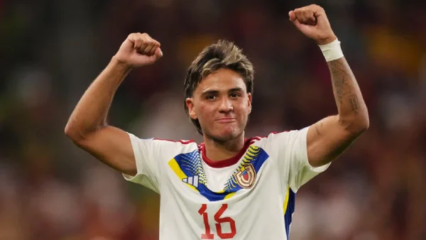 ¡Pero, qué golazo! La primera que tocó Telasco Segovia fue al fondo de la red y Maturín enloqueció