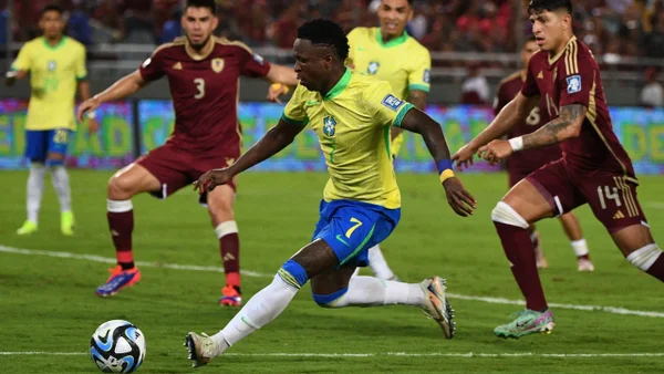 Polémica decisión de Andrés Rojas: ¡Venezuela sufrió dura expulsión ante Brasil!