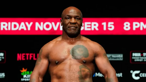 Mike Tyson salió desnudo previo a su combate contra Jake Paul: así fue la pelea