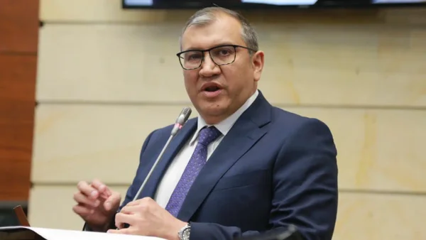 Senado eligió a Miguel Efraín Polo como nuevo magistrado de la Corte Constitucional Senado eligió a Miguel Efraín Polo como nuevo magistrado de la Corte Constitucional