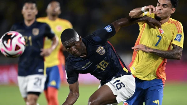 ¡El palo evitó el gol de Luis Díaz!: vea el cabezazo del guajiro en Colombia vs Ecuador