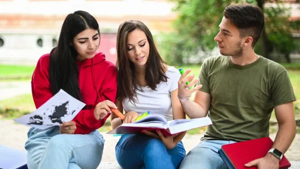 ¿Qué carreras estudiar en 2025? Estas serán las más demandadas según la IA