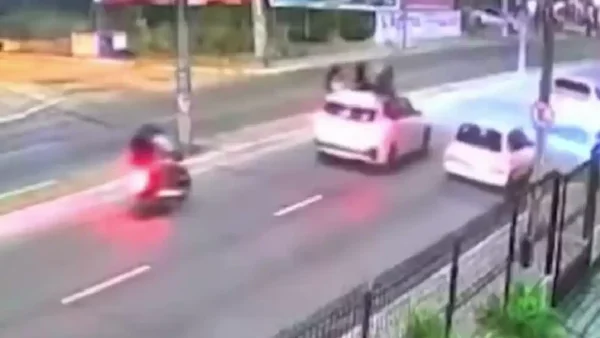 Famosa influencer murió al caer de una camioneta mientras filmaba para redes sociales: video Famosa influencer murió al caer de una camioneta mientras filmaba para redes sociales: video