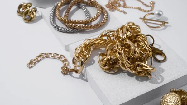 Nueva subasta de la DIAN: hay joyas de oro desde 370 mil pesos, así puede participar