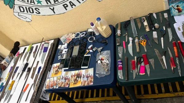 Cuchillos, drogas y celulares hallados en centro de reclusión de menores en Cali