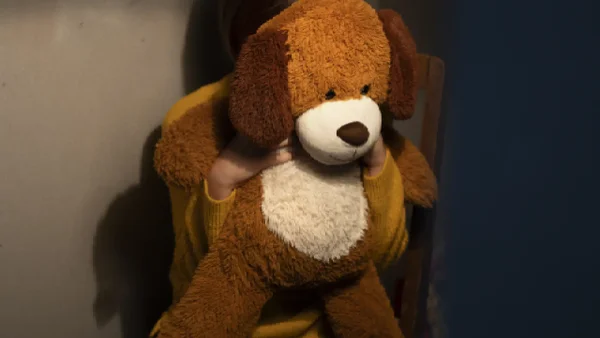 Menor que estaba bajo protección del ICBF fue víctima de explotación sexual por un docente en Antioquia