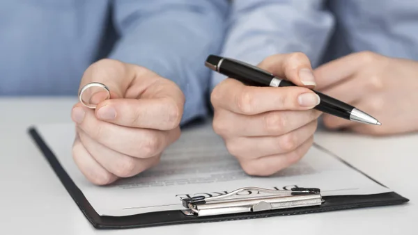 Divorcio sin consentimiento de la pareja está a punto de ser ley en Colombia Divorcio sin consentimiento de la pareja está a punto de ser ley en Colombia