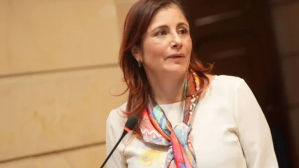 "Debería renunciar a los cargos públicos": Defensora del Pueblo sobre Armando Benedetti