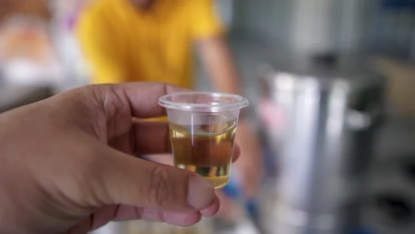 Recomendaciones para evitar el consumo de licor adulterado en las fiestas decembrinas