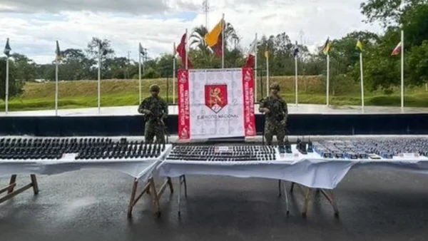 Impactante hallazgo: armas y municiones viajaban escondidas en un bus lleno de pasajeros