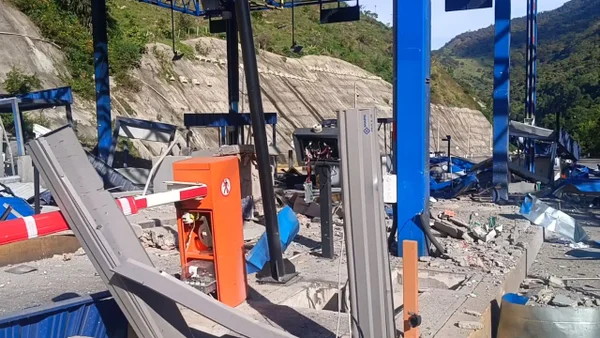 Video | En ruinas: así quedó el peaje Pamplonita tras la explosión de una moto bomba