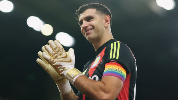 La atajada del año: video de la inexplicable salvada del 'Dibu' Martínez