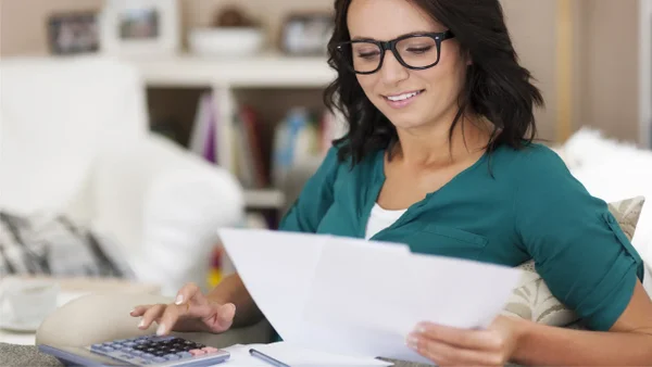 Los beneficios que se obtiene al poner las facturas de servicios públicos a su nombre