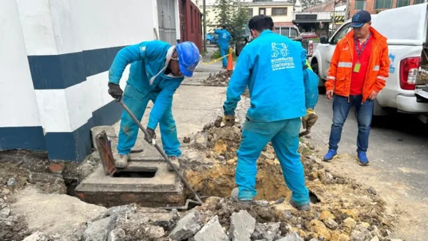 Institución educativa habría robado $220 millones en agua al Acueducto de Bogotá: así lo hacían