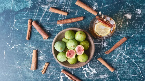 ¿Cuáles son los sorprendentes beneficios del jugo de guayaba con canela para la salud?