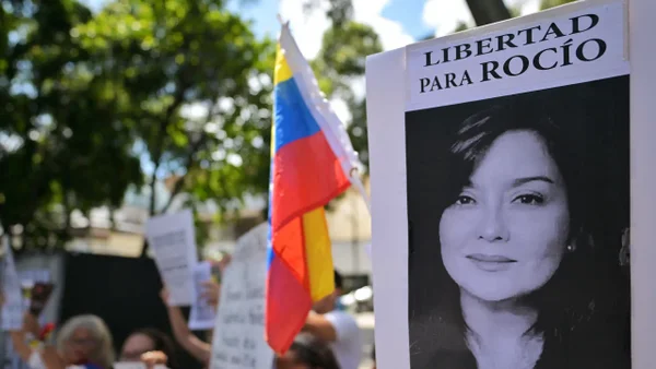 Rocío San Miguel permanece fracturada y sin atención en una cárcel de Venezuela