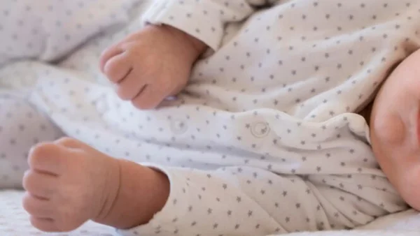 Bebé de un año resultó gravemente quemada luego de que sus vecinos usaran pólvora