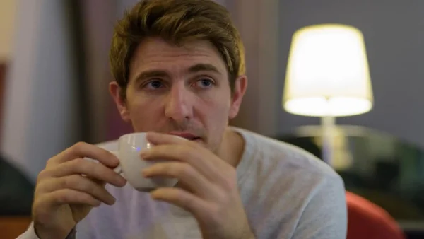 Las tres condiciones médicas donde es mejor evitar el café, según expertos