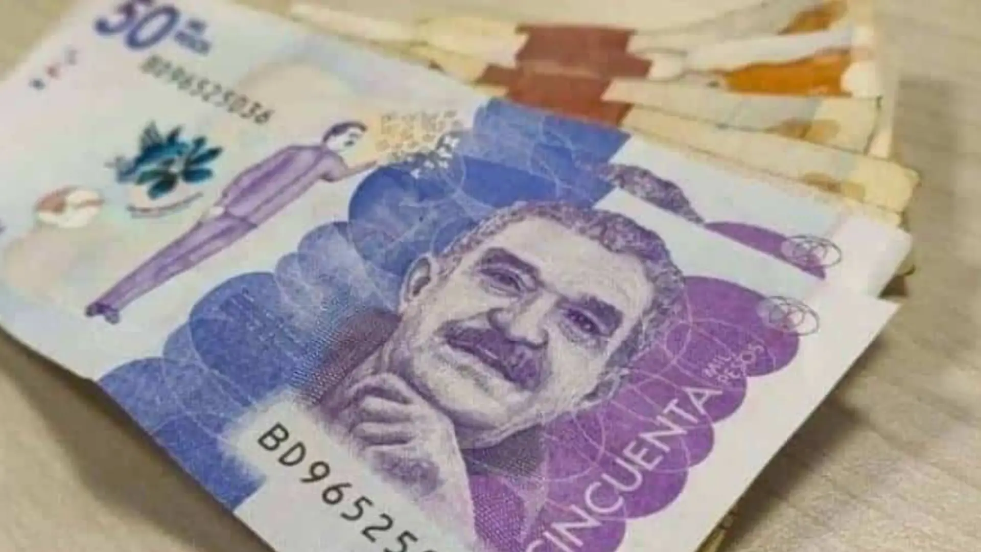 Gobierno prepara ajuste fiscal y cambios logísticos en su plan económico