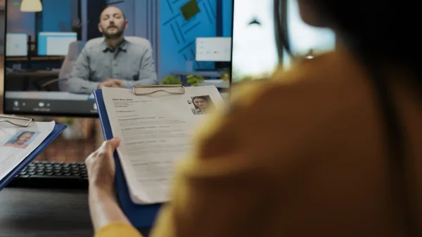 ¿Busca trabajo? Los puntos en Bogotá donde le ayudan a optimizar la hoja de vida gratis