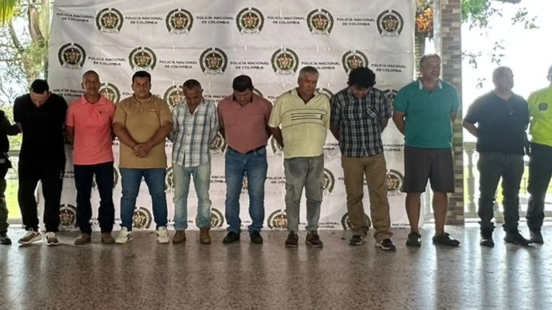 Renacer, la banda detrás de estos hechos.