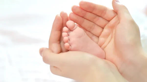 Nacimientos en Colombia siguen cayendo: se registró la cifra más baja de los últimos años Nacimientos en Colombia siguen cayendo: se registró la cifra más baja de los últimos años