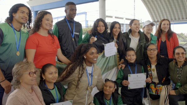 Proyecto Sueños: la iniciativa del ICBF y el emotivo encuentro de Caterine Ibargüen con 84 jóvenes
