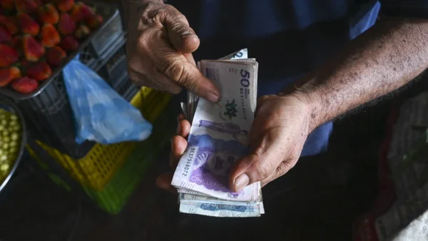 CUT pide incremento de dos dígitos en el salario mínimo para 2026