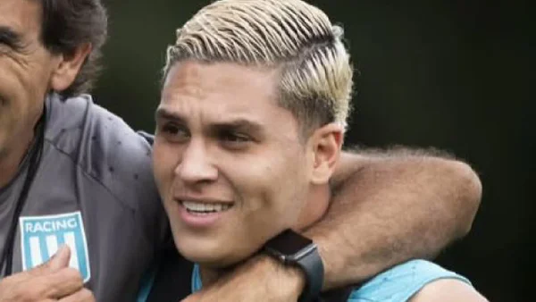 ¿Ya definió su futuro? Juan Fernando Quintero posó con camiseta de importante equipo de Colombia