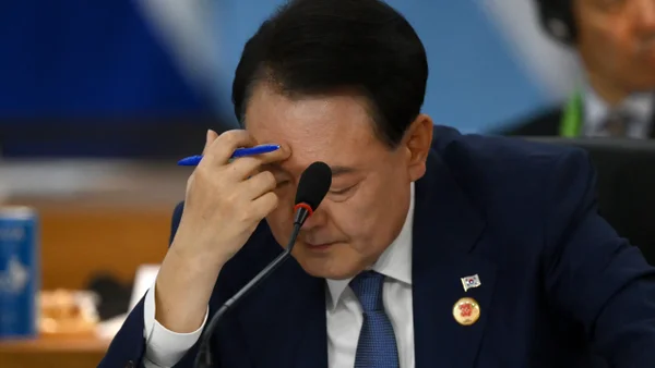 Tribunal surcoreano emite orden de arresto contra el presidente suspendido Yoon Suk Yeol Tribunal surcoreano emite orden de arresto contra el presidente suspendido Yoon Suk Yeol