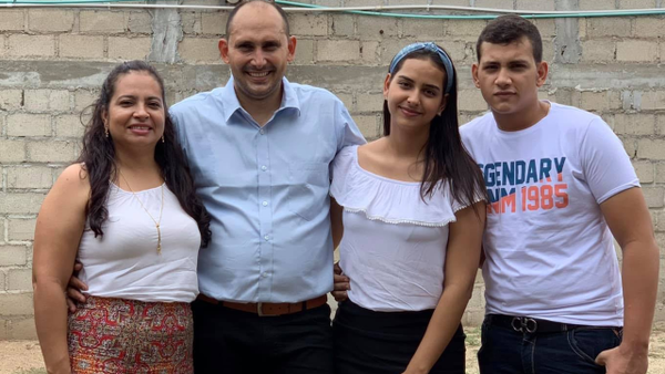 Murió Santiago Lora Rincón, único sobreviviente de la familia masacrada en Aguachica Murió Santiago Lora Rincón, único sobreviviente de la familia masacrada en Aguachica