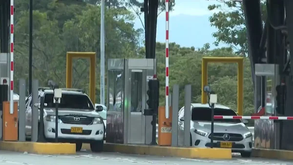 Levantan los bloqueos en la vía al Llano tras 36 horas: estos son los acuerdos a los que llegaron Levantan los bloqueos en la vía al Llano tras 36 horas: estos son los acuerdos a los que llegaron