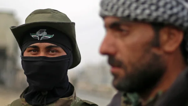 ONG reporta más de 100 muertos en combates en Siria entre kurdos y proturcos