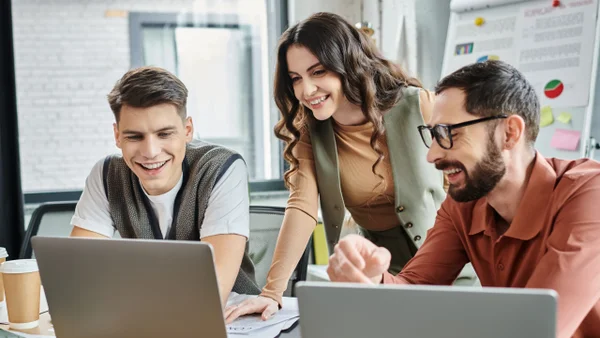 Reducción de la jornada laboral en 2025: a partir de este mes empezará a regir en Colombia