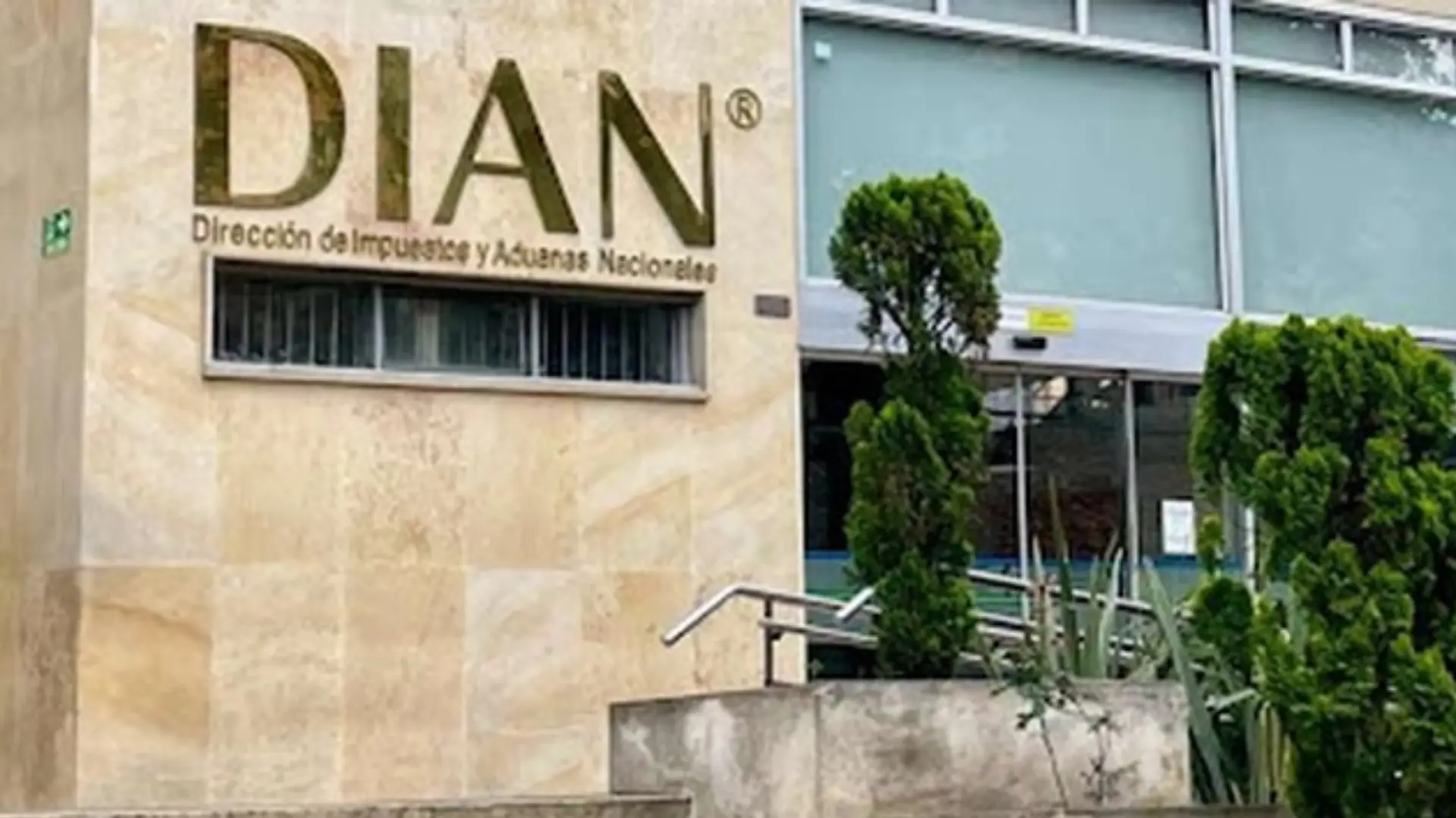 DIAN lanza advertencia por nuevas estafas donde suplantan su identidad